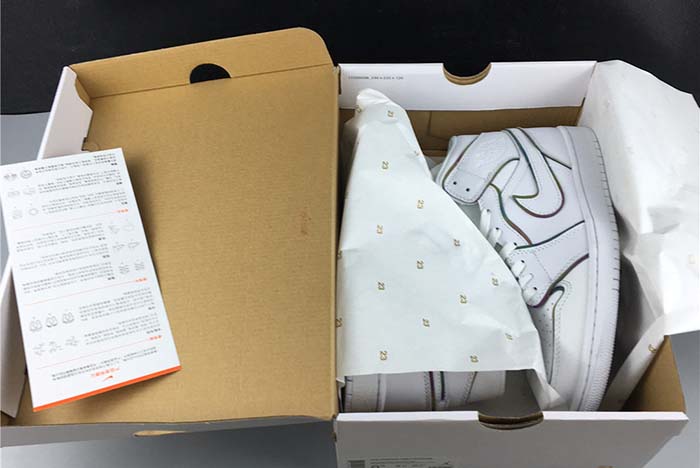 Air Jordan 1 Mid SE WMNS 3M reflective