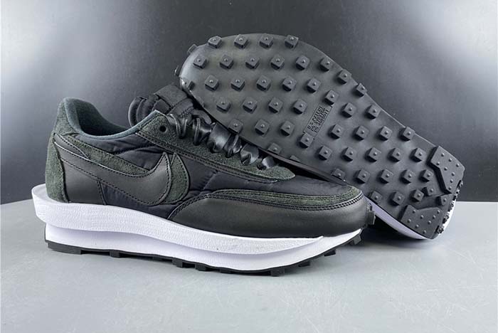 NIKE LD WAFFLE SACAI BLACK NYLON
