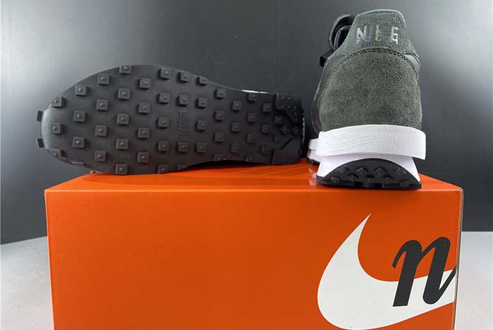 NIKE LD WAFFLE SACAI BLACK NYLON