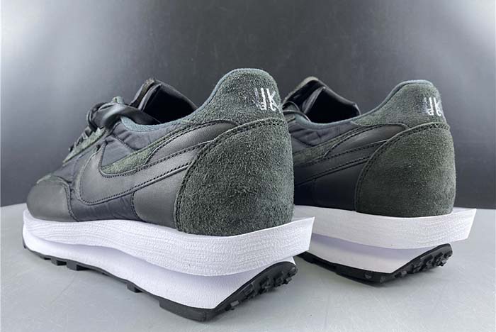 NIKE LD WAFFLE SACAI BLACK NYLON