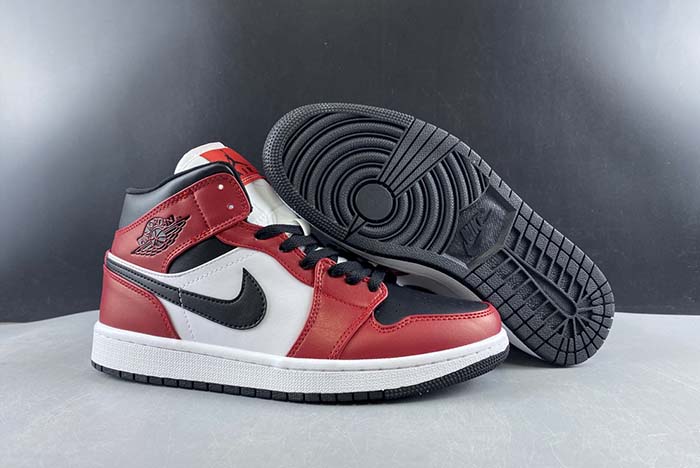 Air Jordan 1 Mid Chicago