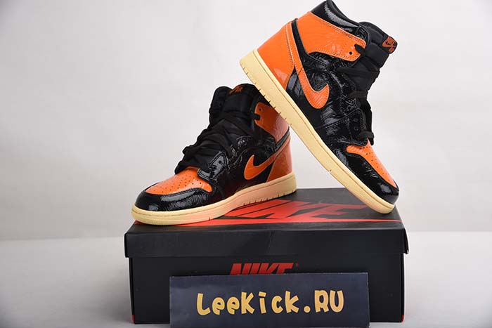 AIR JORDAN 1 SHATTERED BACKBOARD 3.0 555088-028