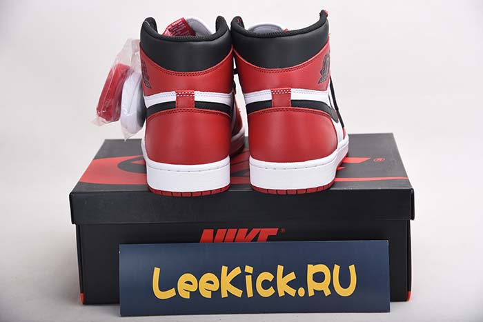 Air Jordan 1 Retro High OG Chicago Red 555088-101
