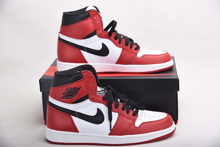 Air Jordan 1 Retro High OG Chicago Red 555088-101