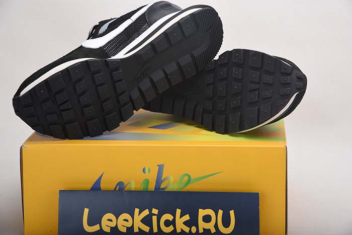 SACAI X NIKE LDWAFFLE / BLACK CV1363-100