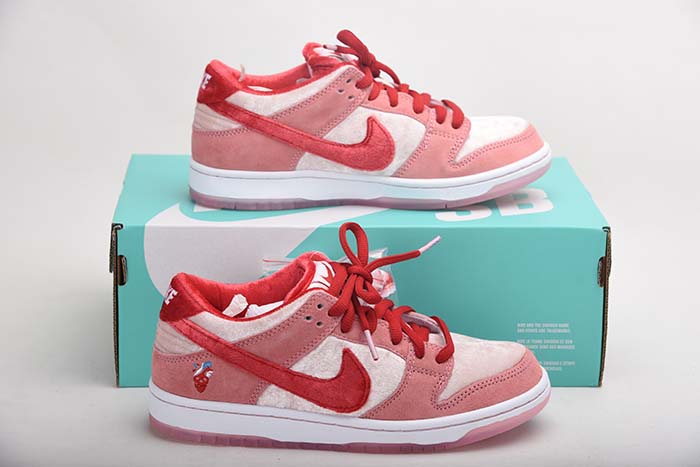 STRANGELOVE X NIKE SB DUNK LOW SB CT2552-800