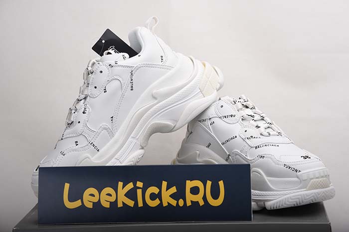 Ba*len*cia*ga triple s trainers white letters 541624 w09o1 8013