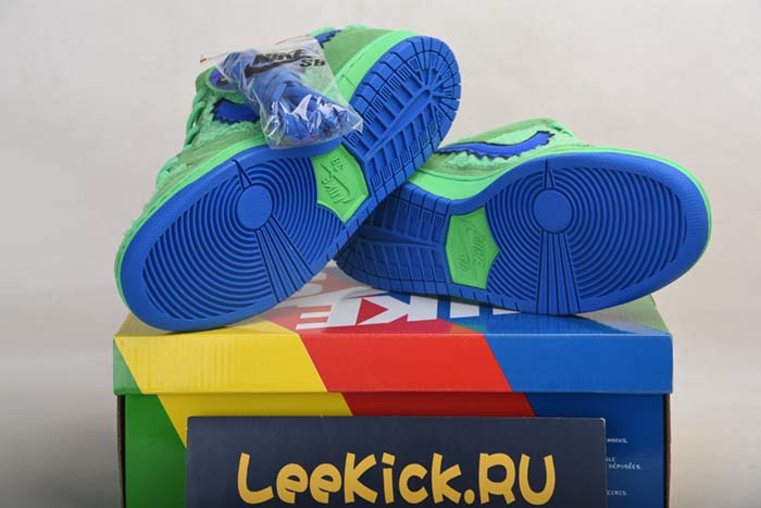 GRATEFUL DEAD X NIKE SB DUNK LOW “GREEN BEAR” CJ5378-300