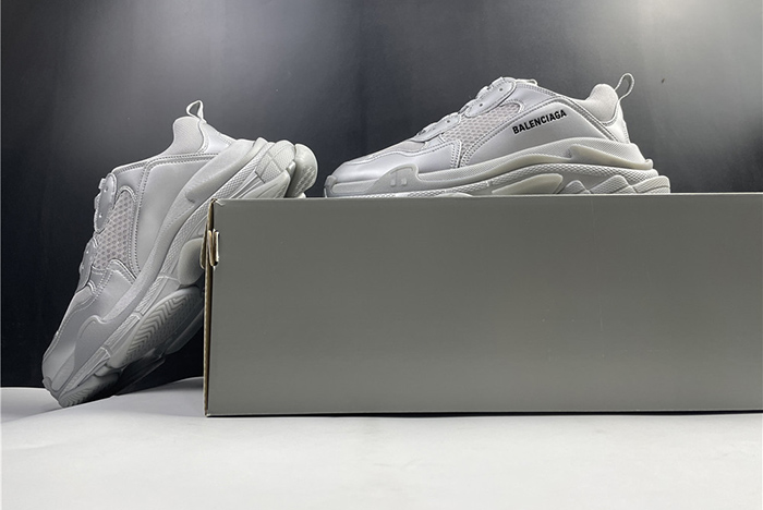 Ba*len*cia*ga triple s sneaker 