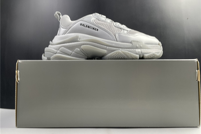 Ba*len*cia*ga triple s sneaker 