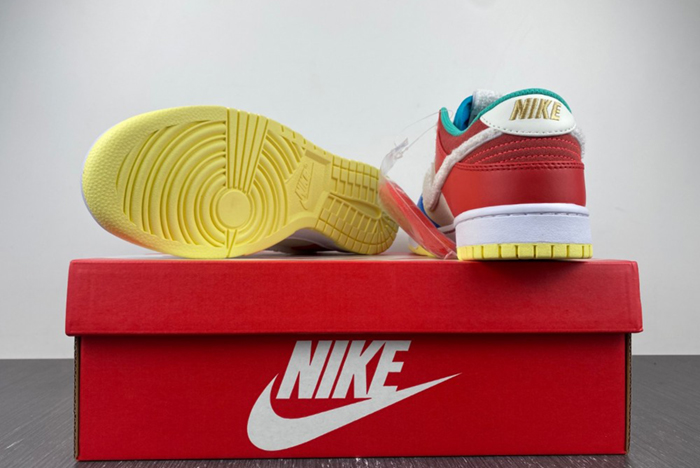 NIKE Dunk SB Low FD4203-111
