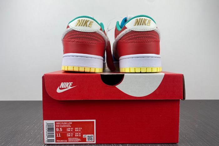 NIKE Dunk SB Low FD4203-111