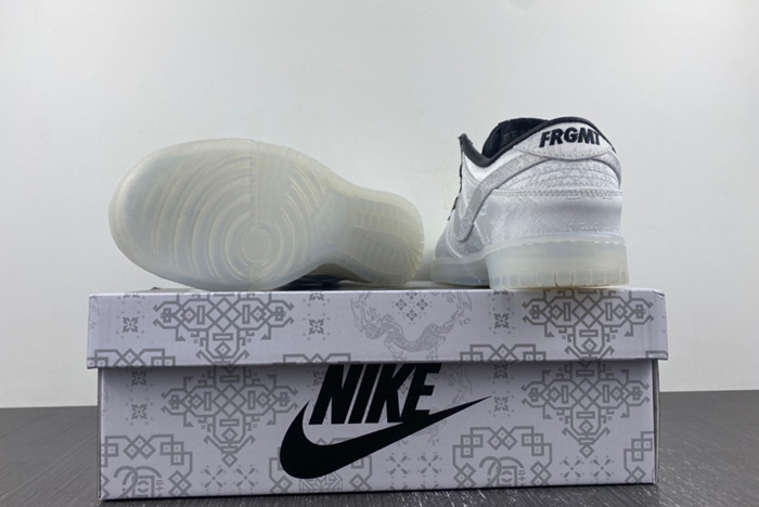 CLOT x fragment x Nike Dunk Low Colorway White/Black FN0315-110