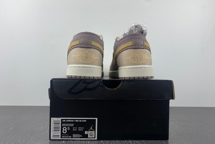 NIKE Air Jordan 1 Low SE Craft DN1635-200