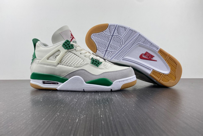 Nike SB x Air Jordan 4 ‘Pine Green’DR5415-103