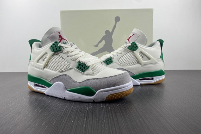 Nike SB x Air Jordan 4 ‘Pine Green’DR5415-103