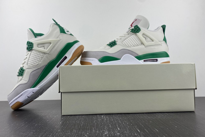 Nike SB x Air Jordan 4 ‘Pine Green’DR5415-103