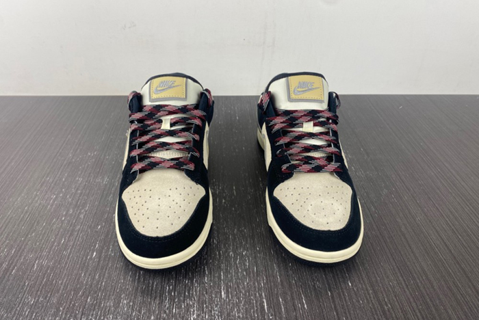 NIKE Dunk Low DV3054-001