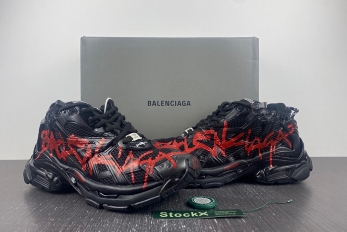 Ba*len*cia*ga runner graffiti sneaker black/red