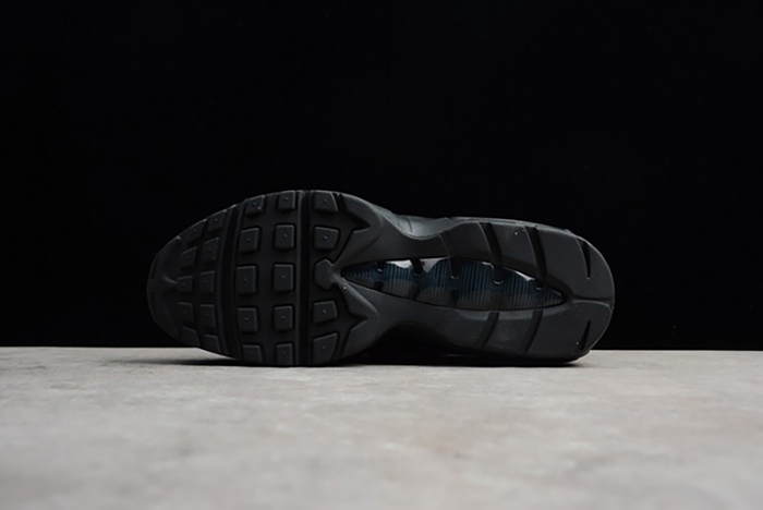 Nike mens AIR MAX 95