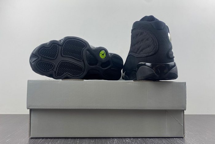 Air Jordan 13 “Black Cat”414571-011