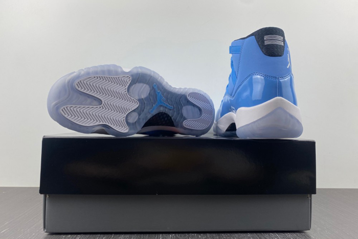 Air Jordan 11 717602-900