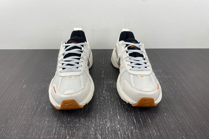 Nike Runtekk 3XL FD0736-101 -100 brown