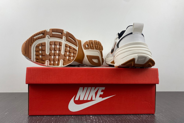 Nike Runtekk 3XL FD0736-101 -100 brown