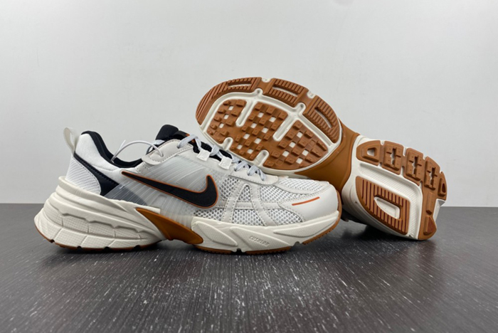 Nike Runtekk 3XL FD0736-101 -100 brown