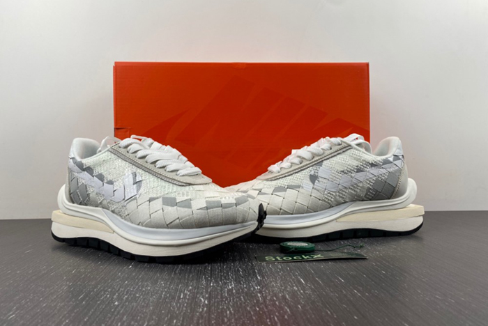 sacai x Nike Waffle Woven Green Gusto