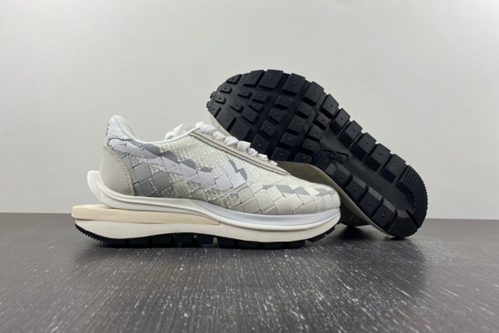 sacai x Nike Waffle Woven Green Gusto