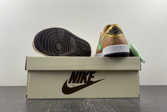 Travis Scott x Air Jordan 1 Low
