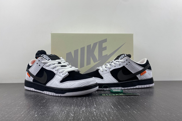 TIGHTBOOTH x Nike SB Dunk Low