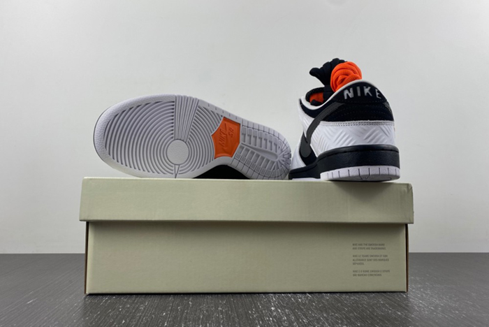 TIGHTBOOTH x Nike SB Dunk Low