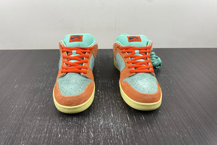 Nike SB Dunk Low “Noise Aqua”