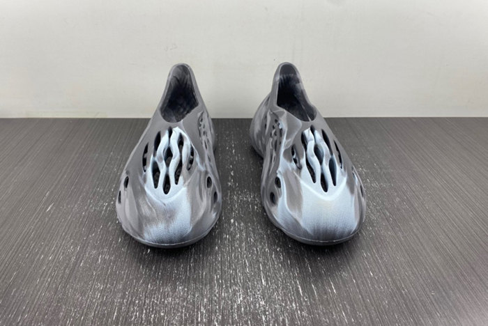 YZY FOAM RUNNER MX