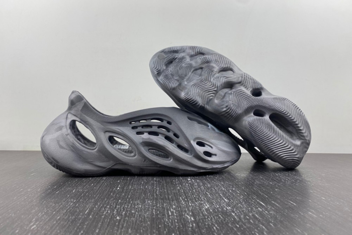 YZY FOAM RUNNER MX