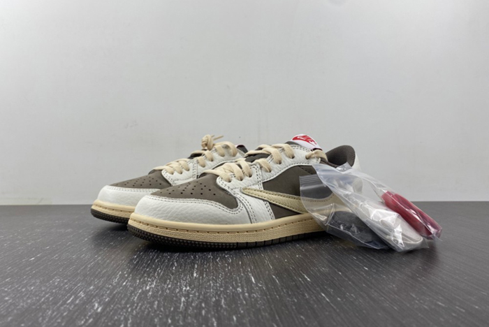 Travis Scott x Air Jordan 1 OG Low PS