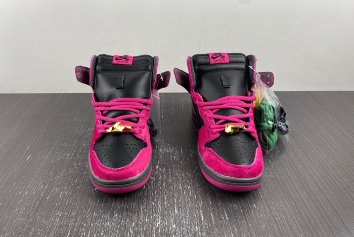 Run The Jewels x Nike SB Dunk Low