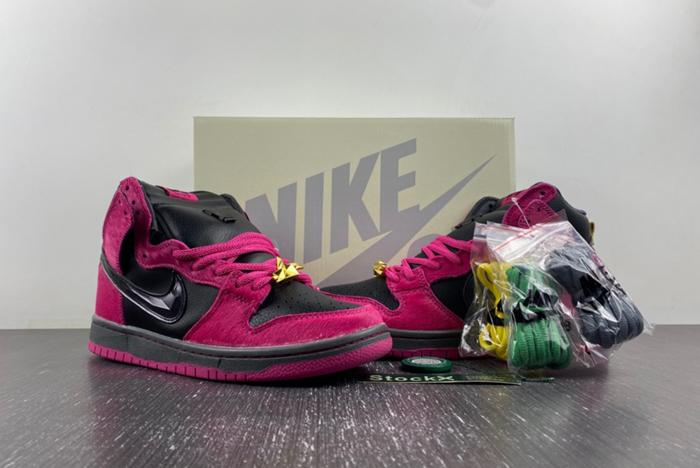 Run The Jewels x Nike SB Dunk Low