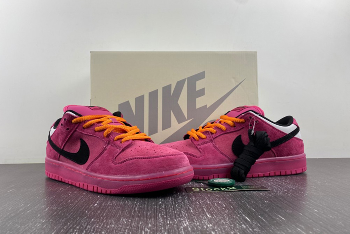 The Powerpuff Girls x Nike SB Dunk Low “Buttercup” Red