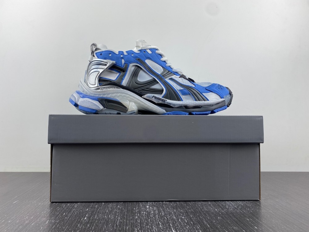 Ba*len*cia*ga runner 7.5 sneaker in blue, white and grey