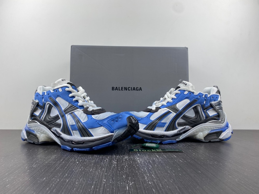 Ba*len*cia*ga runner 7.5 sneaker in blue, white and grey