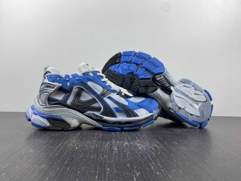 Ba*len*cia*ga runner 7.5 sneaker in blue, white and grey
