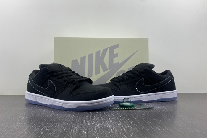 Nike Dunk Low black and white FN 4193-01