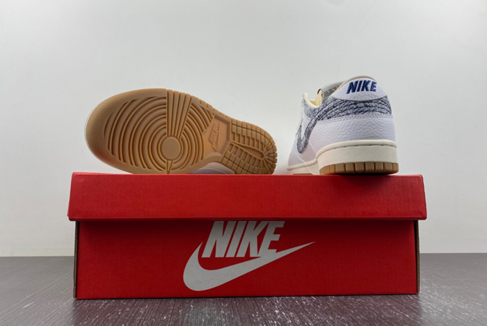 Nike Dunk Low「Washed Denim」