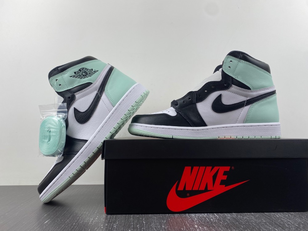 Air Jordan 1 Retro High OG NRG 861428-100