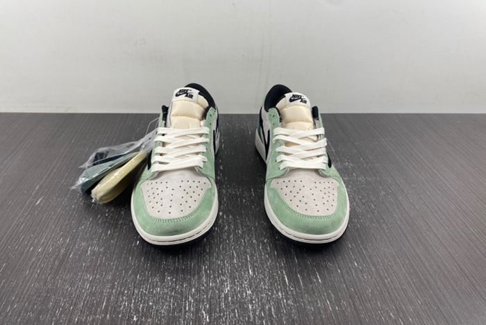 Travis Scott x Air Jordan 1 Low green