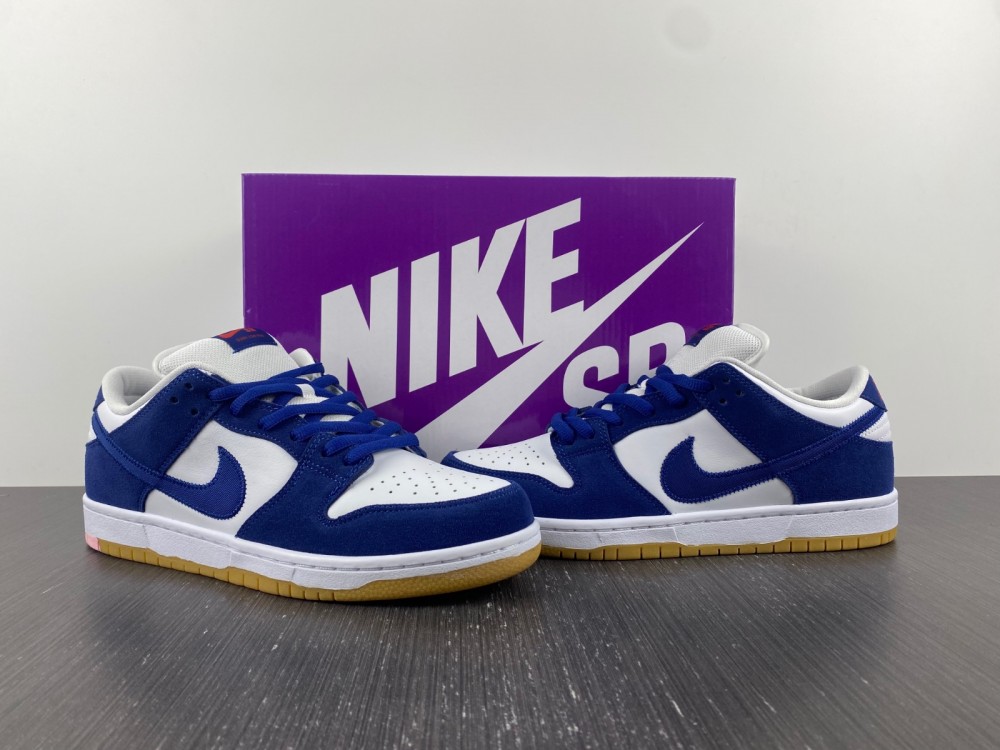 Nike SB Dunk Low “Los Angeles Dodgers” DO9395-400