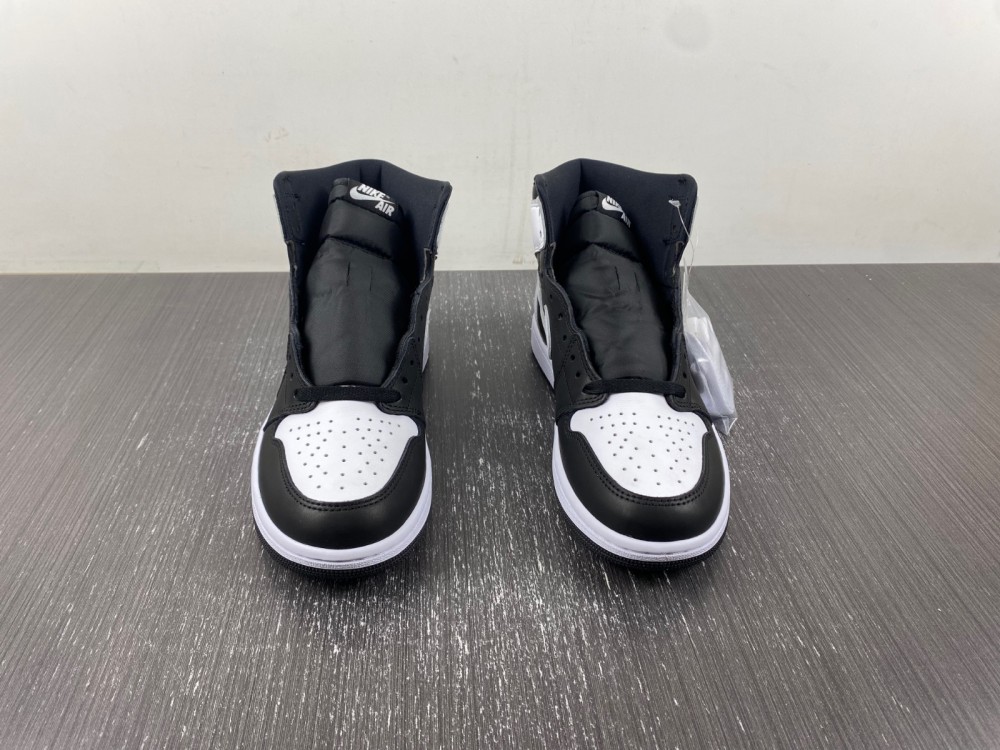 Air Jordan 1 High OG “Reverse Panda”